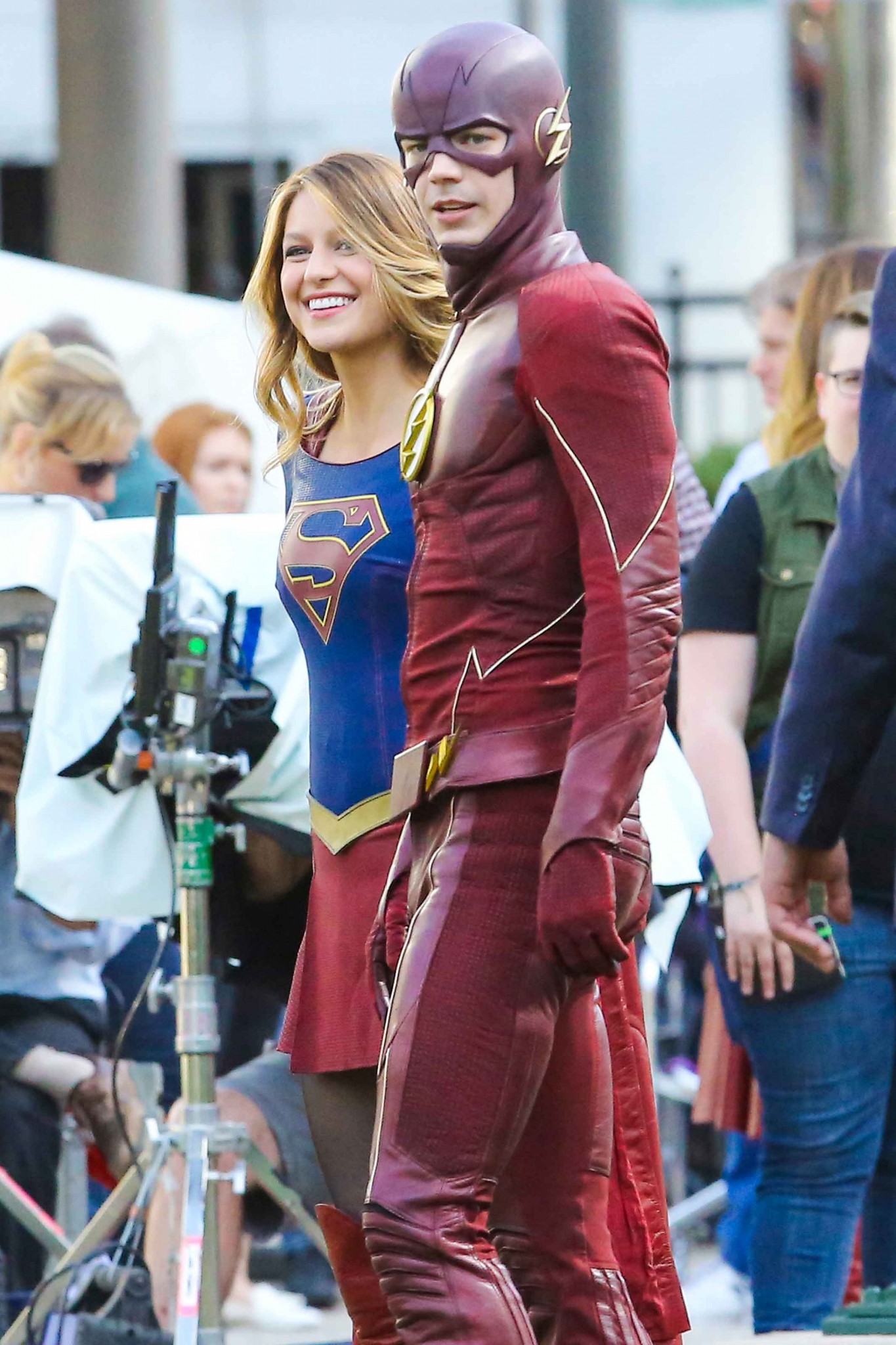 001_Supergirl_WorldsFinest_Crossover