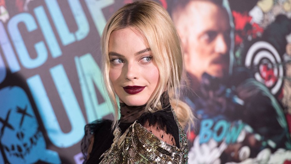 Margot Robbie - queen